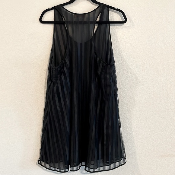 Óscar de la Renta Women's Whimsigoth Tank Top XL Pink label Black Striped Flowy - Picture 3 of 13